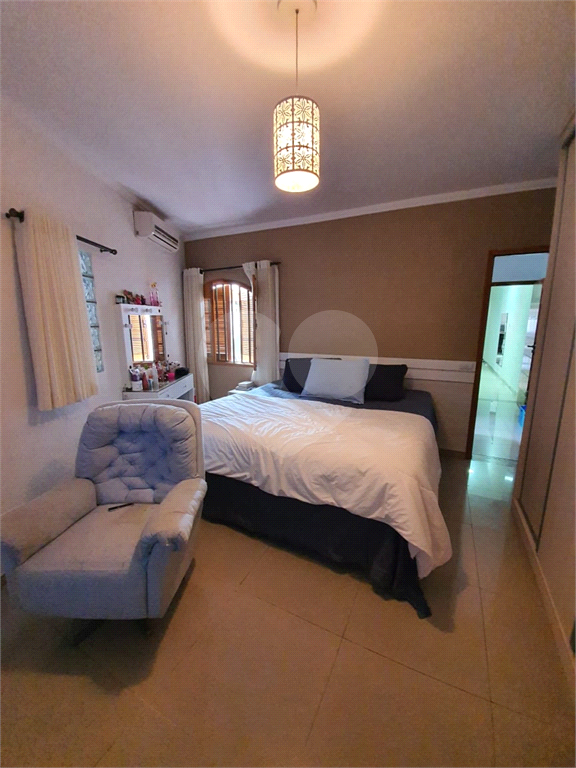 Belíssima Casa Térrea com 4 dormitórios, 2 suítes, com Ar co 5 Vagas  -  na Casa da Pedra / Tremembé