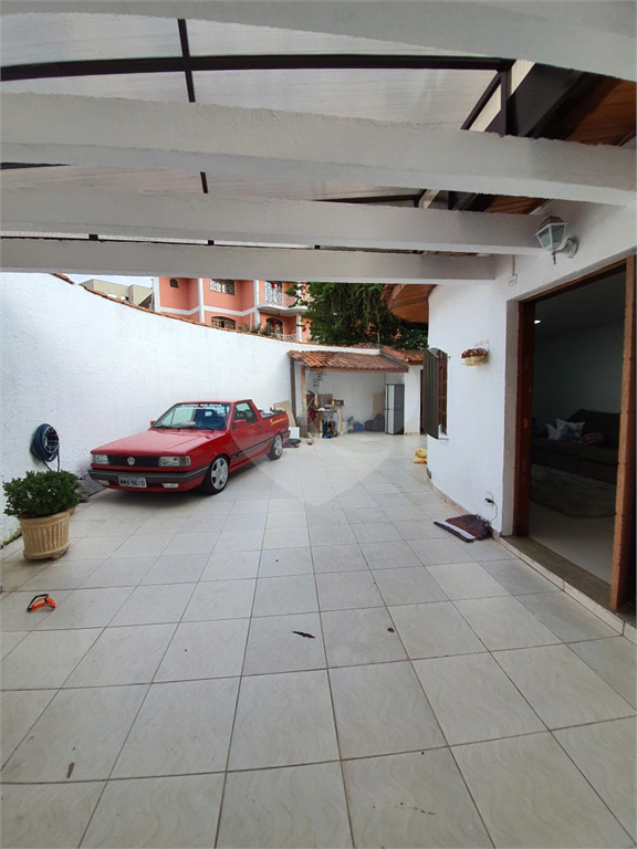 Belíssima Casa Térrea com 4 dormitórios, 2 suítes, com Ar co 5 Vagas  -  na Casa da Pedra / Tremembé