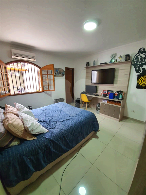 Belíssima Casa Térrea com 4 dormitórios, 2 suítes, com Ar co 5 Vagas  -  na Casa da Pedra / Tremembé