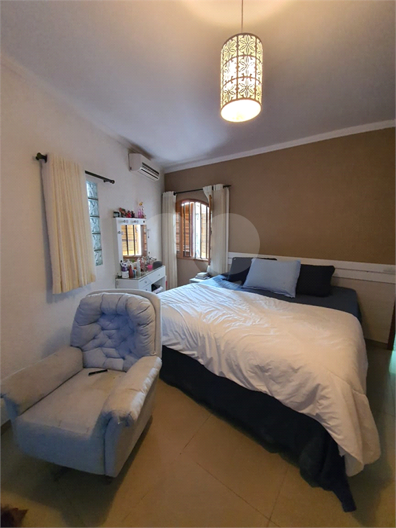 Belíssima Casa Térrea com 4 dormitórios, 2 suítes, com Ar co 5 Vagas  -  na Casa da Pedra / Tremembé