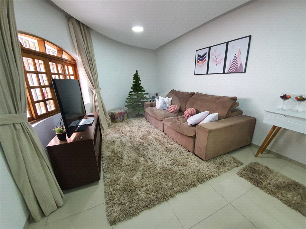 Belíssima Casa Térrea com 4 dormitórios, 2 suítes, com Ar co 5 Vagas  -  na Casa da Pedra / Tremembé