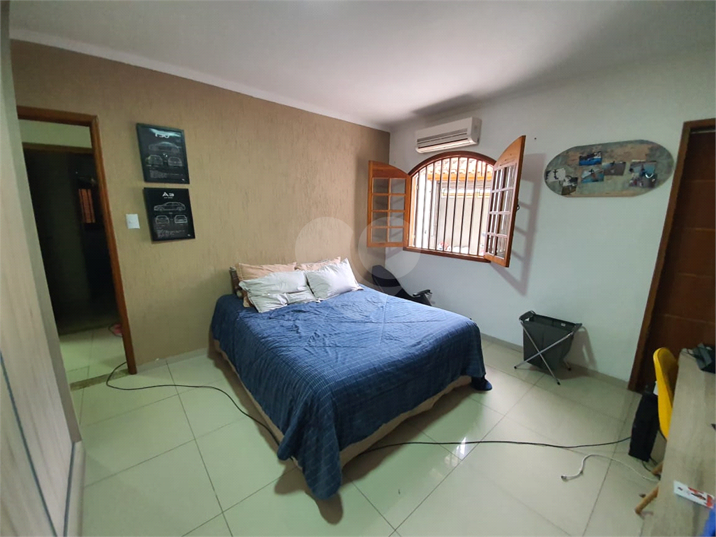 Belíssima Casa Térrea com 4 dormitórios, 2 suítes, com Ar co 5 Vagas  -  na Casa da Pedra / Tremembé