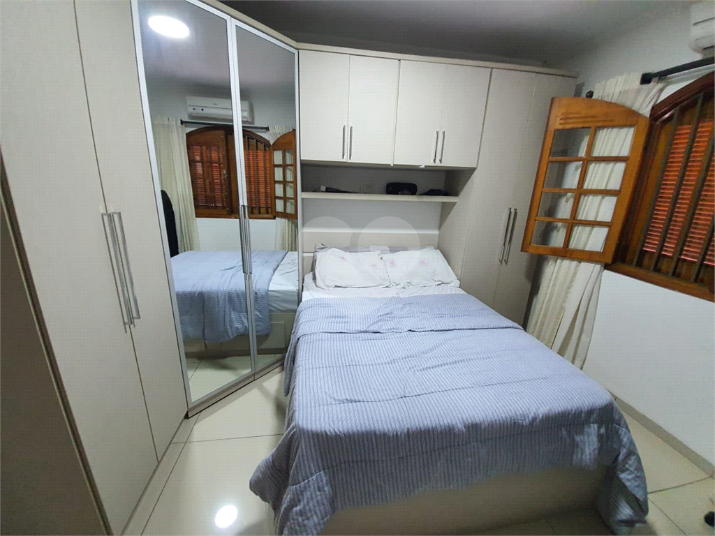 Belíssima Casa Térrea com 4 dormitórios, 2 suítes, com Ar co 5 Vagas  -  na Casa da Pedra / Tremembé