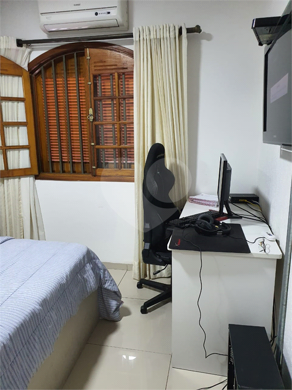 Belíssima Casa Térrea com 4 dormitórios, 2 suítes, com Ar co 5 Vagas  -  na Casa da Pedra / Tremembé