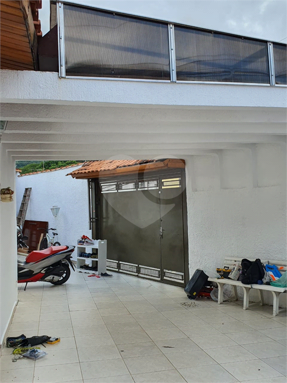 Belíssima Casa Térrea com 4 dormitórios, 2 suítes, com Ar co 5 Vagas  -  na Casa da Pedra / Tremembé