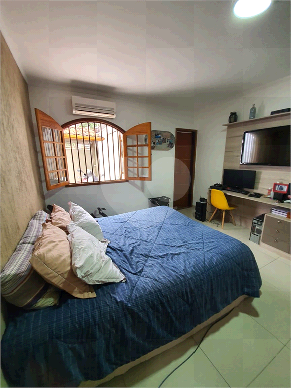 Belíssima Casa Térrea com 4 dormitórios, 2 suítes, com Ar co 5 Vagas  -  na Casa da Pedra / Tremembé