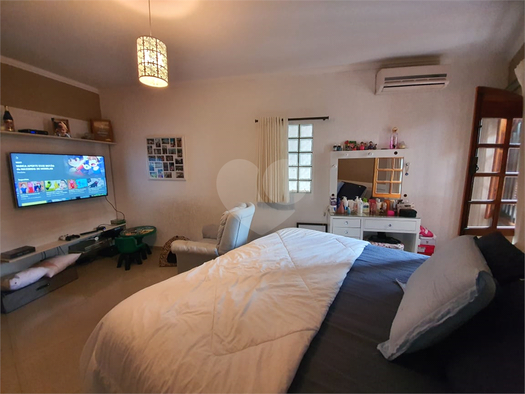 Belíssima Casa Térrea com 4 dormitórios, 2 suítes, com Ar co 5 Vagas  -  na Casa da Pedra / Tremembé