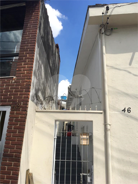 Ótima oportunidade para investimento, imóvel possui 3 casas, todas alugadas.