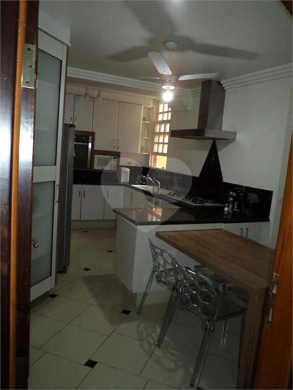 LINDO SOBRADO - Estilo COLONIAL AMERICANO -  302,50m² - 04 quartos - 10 VAGAS - JARDIM FRANÇA