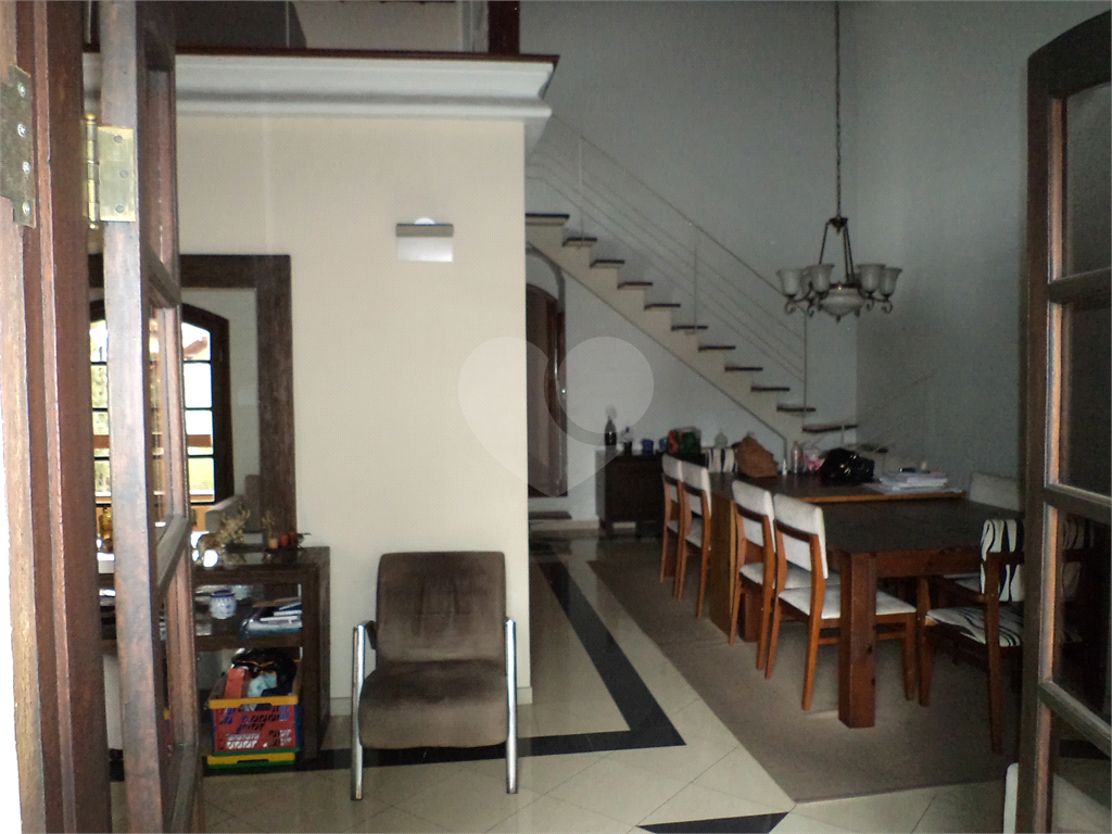 LINDO SOBRADO - Estilo COLONIAL AMERICANO -  302,50m² - 04 quartos - 10 VAGAS - JARDIM FRANÇA