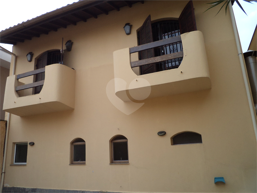 LINDO SOBRADO - Estilo COLONIAL AMERICANO -  302,50m² - 04 quartos - 10 VAGAS - JARDIM FRANÇA