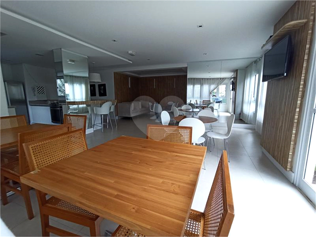 Excelente apartamento andar alto e varanda gourmet integrada a sala.