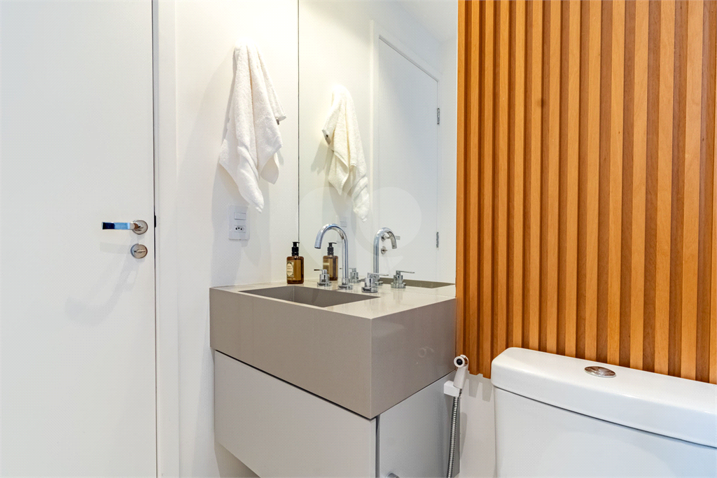 Apartamento - Pinheiros - 1 Dormitório - 88 m²