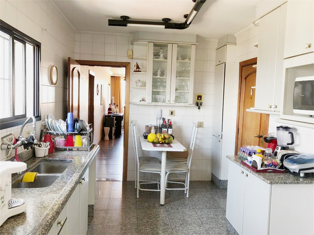 Apartamento à venda com 125 m² e 3 dormitórios por 948 mil reais,