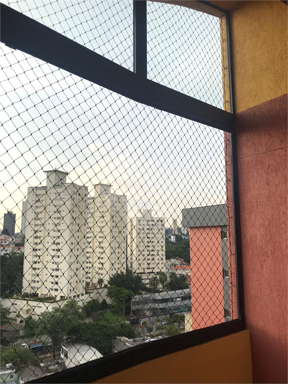 Apartamento com 3 dormitórios e 3 vagas na Vila Aurora 