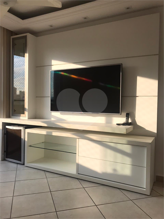 Apartamento com 3 dormitórios e 3 vagas na Vila Aurora 