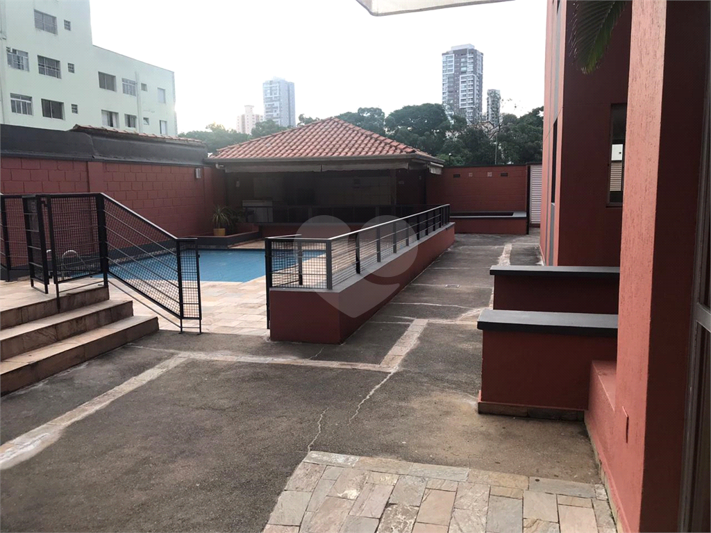 Apartamento com 3 dormitórios e 3 vagas na Vila Aurora 