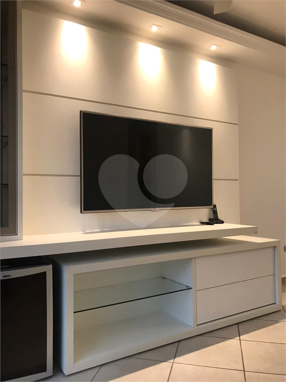 Apartamento com 3 dormitórios e 3 vagas na Vila Aurora 