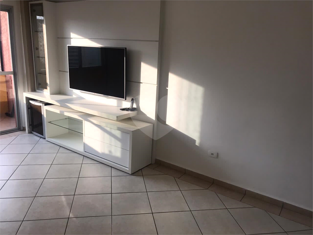 Apartamento com 3 dormitórios e 3 vagas na Vila Aurora 