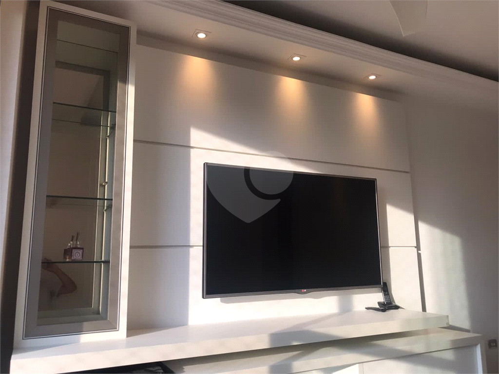 Apartamento com 3 dormitórios e 3 vagas na Vila Aurora 