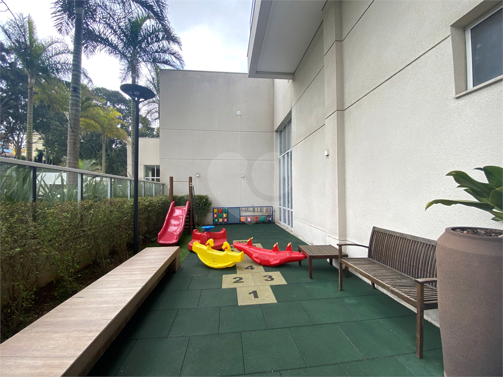 APARTAMENTO em SANTANA
