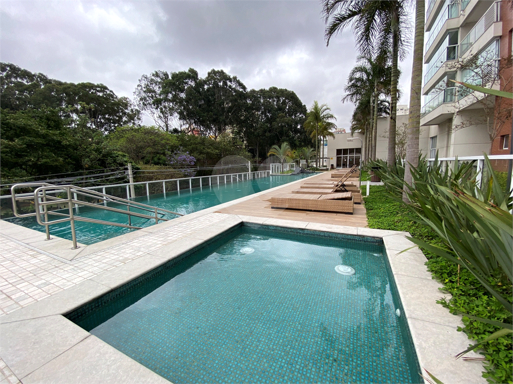 APARTAMENTO em SANTANA