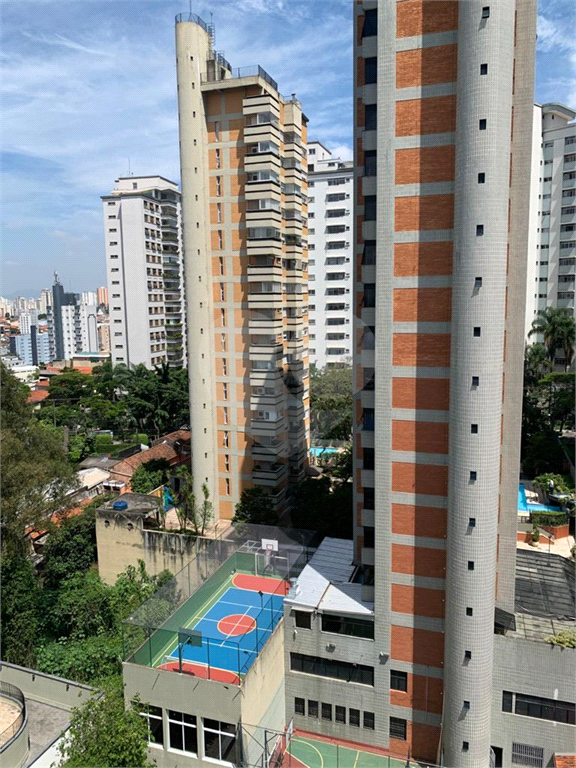 APARTAMENTO em SANTANA