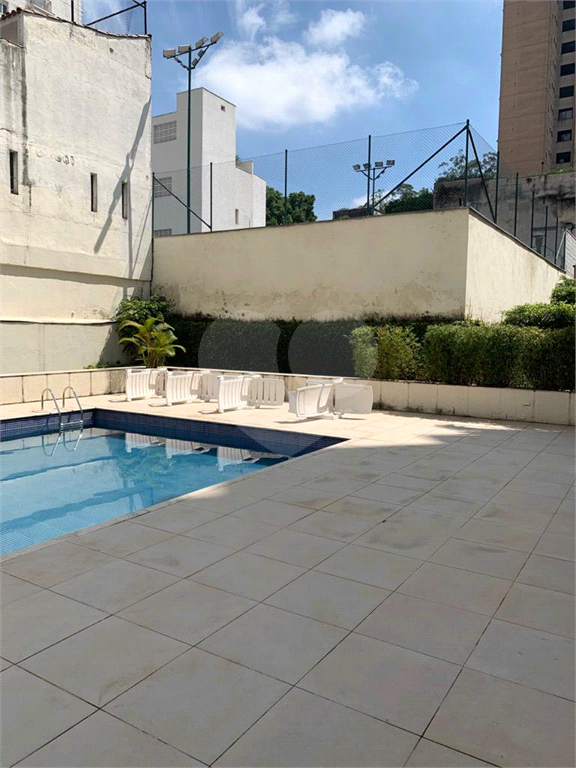 APARTAMENTO em SANTANA
