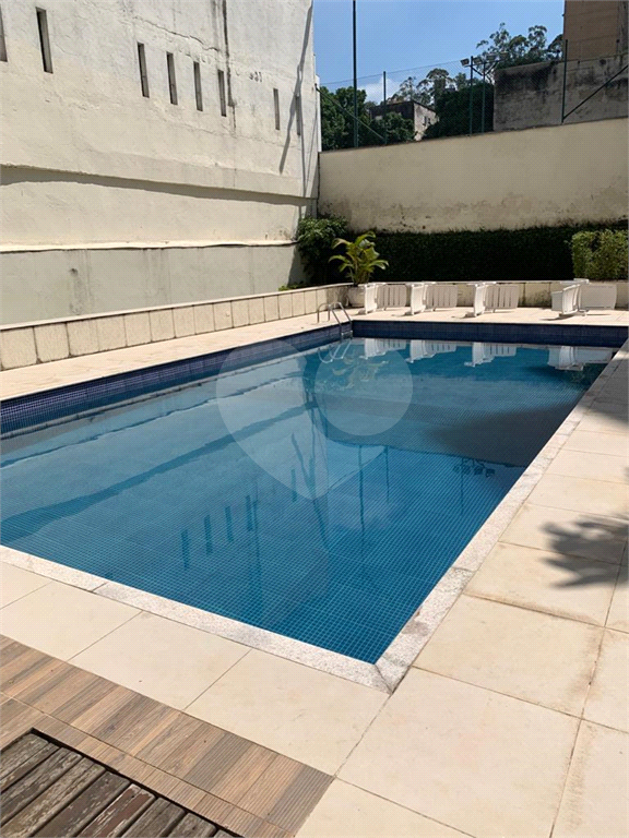 APARTAMENTO em SANTANA