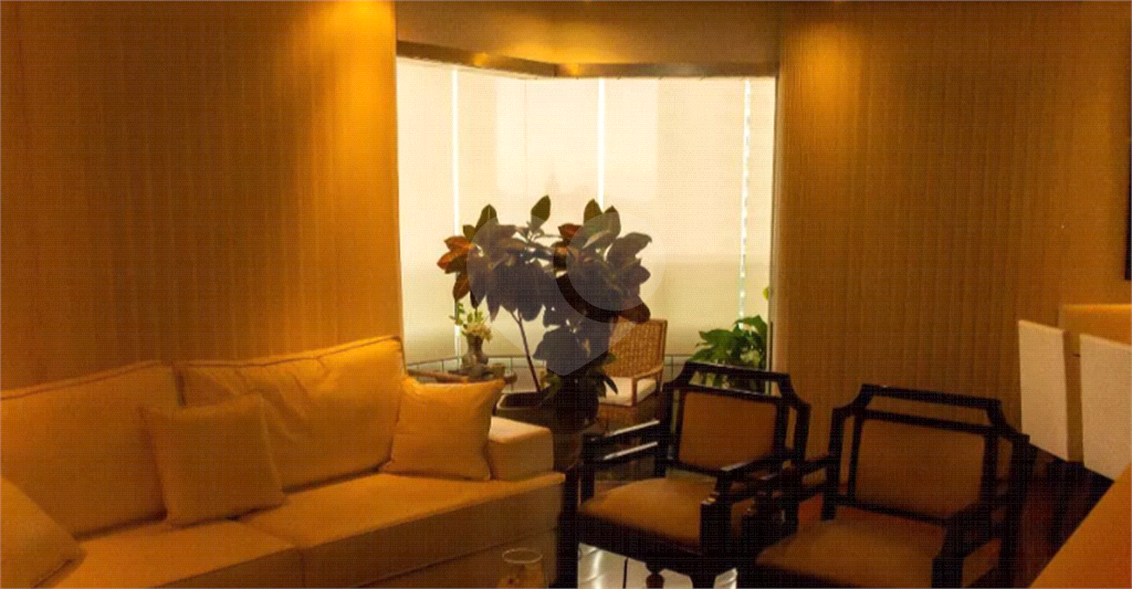 APARTAMENTO em SANTANA