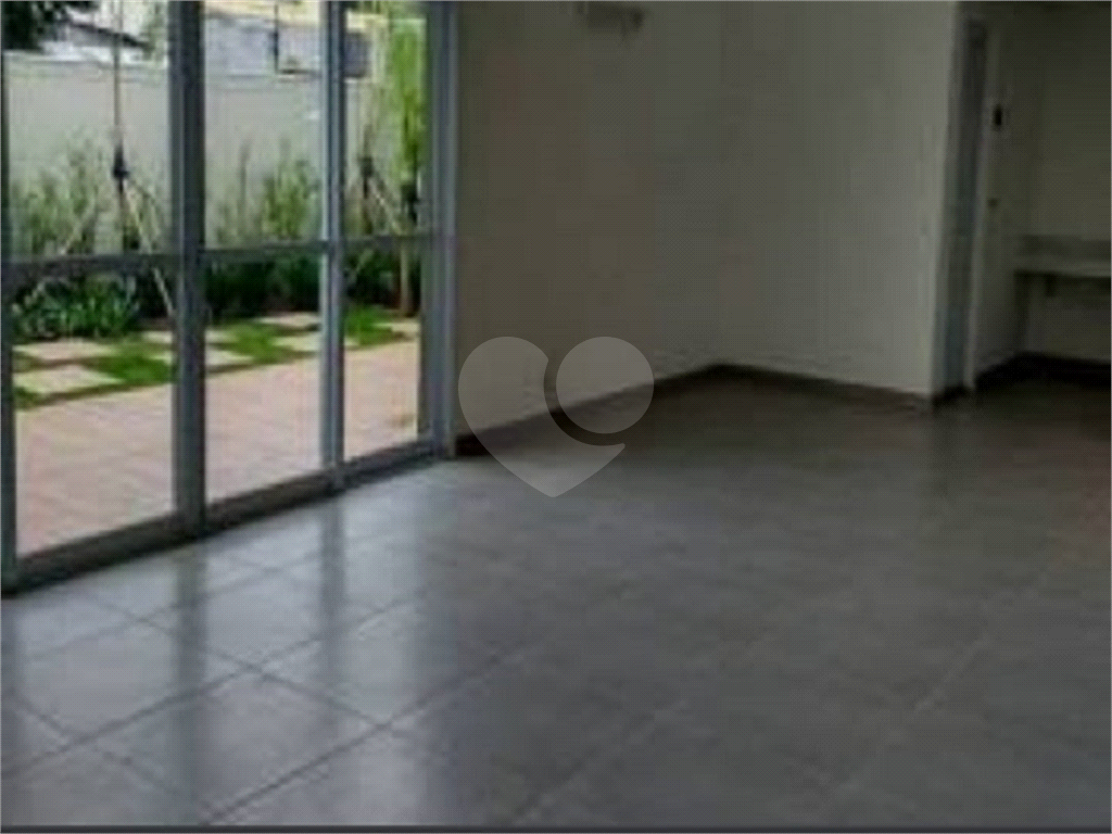 Apartamento à venda com 2 quartos, 55m² - Foto 32