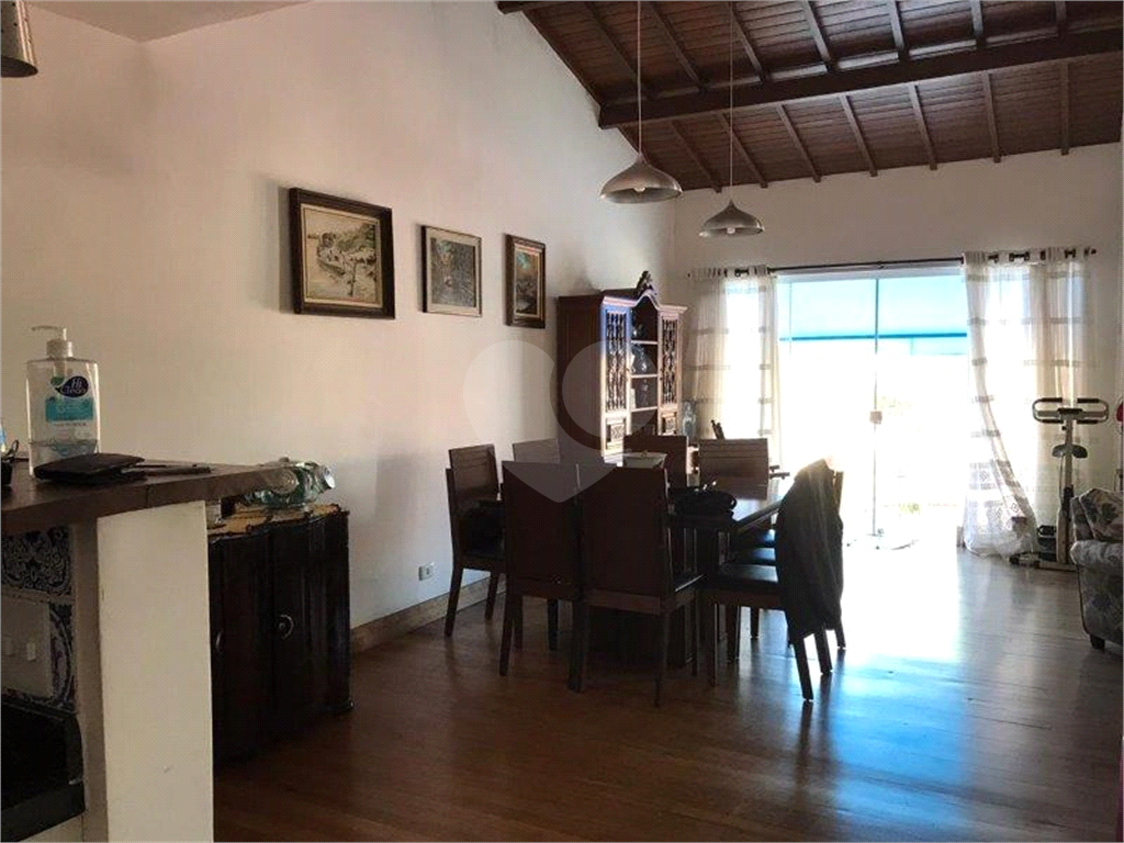 Casa Vila Irmãos Arnoni, 280 m², 3 dormitórios, sala 3 ambientes, cozinha, edícula, 2 vagas.