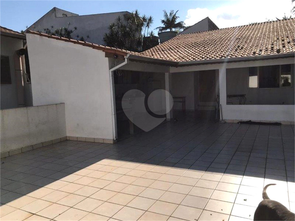 Casa Vila Irmãos Arnoni, 280 m², 3 dormitórios, sala 3 ambientes, cozinha, edícula, 2 vagas.