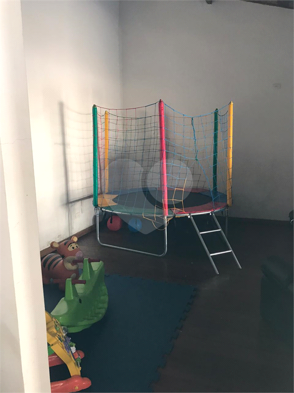 Casa Vila Irmãos Arnoni, 280 m², 3 dormitórios, sala 3 ambientes, cozinha, edícula, 2 vagas.