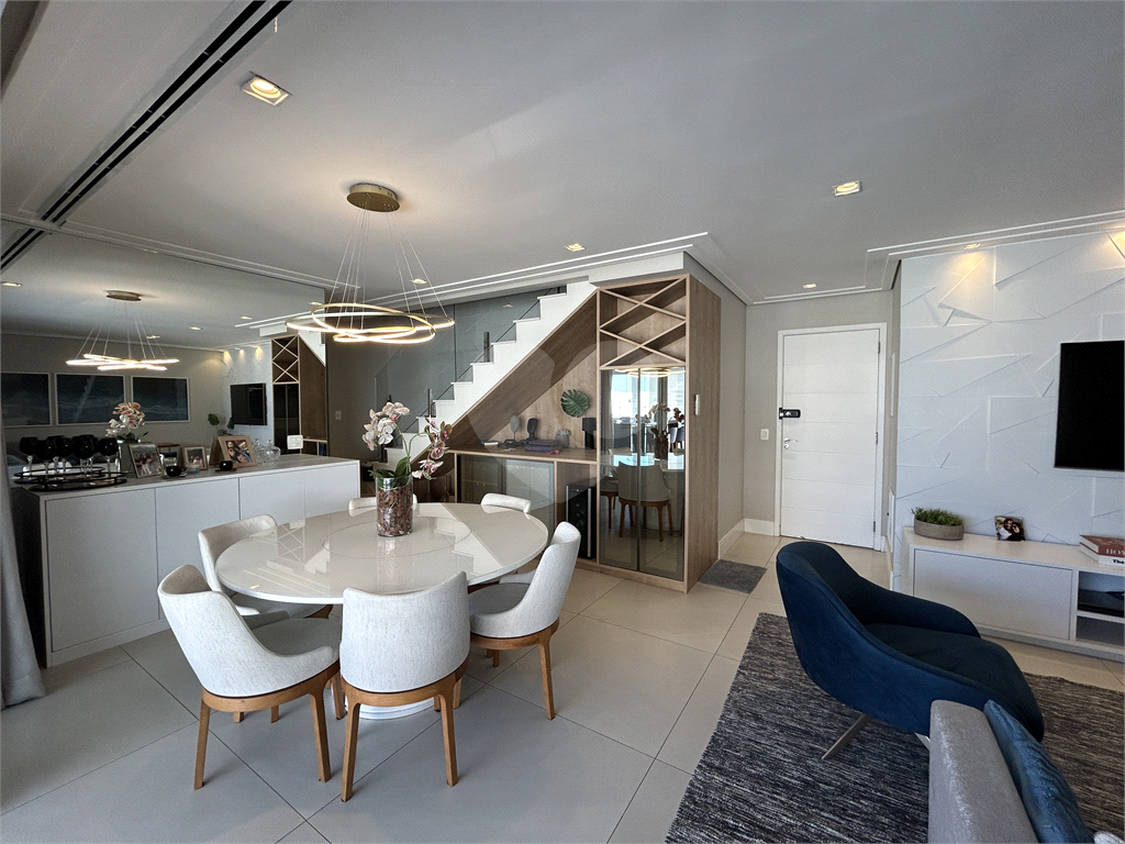 Cobertura/Duplex de 165m2 com 03 Suites com Ar Condicionado