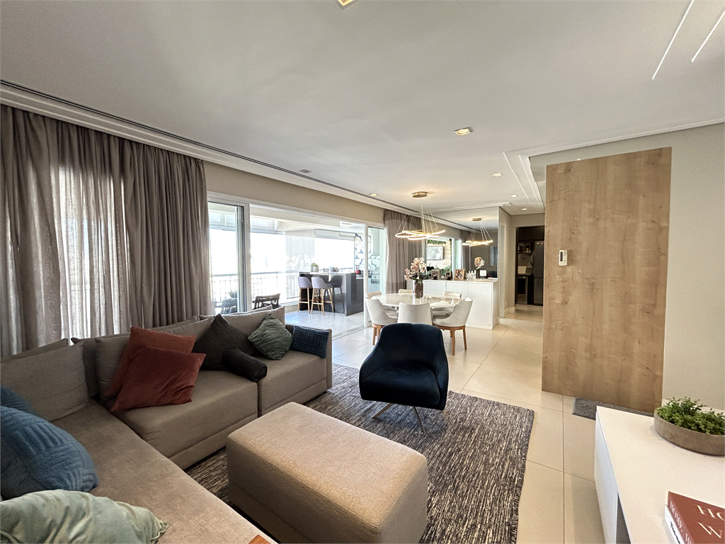 Cobertura/Duplex de 165m2 com 03 Suites com Ar Condicionado