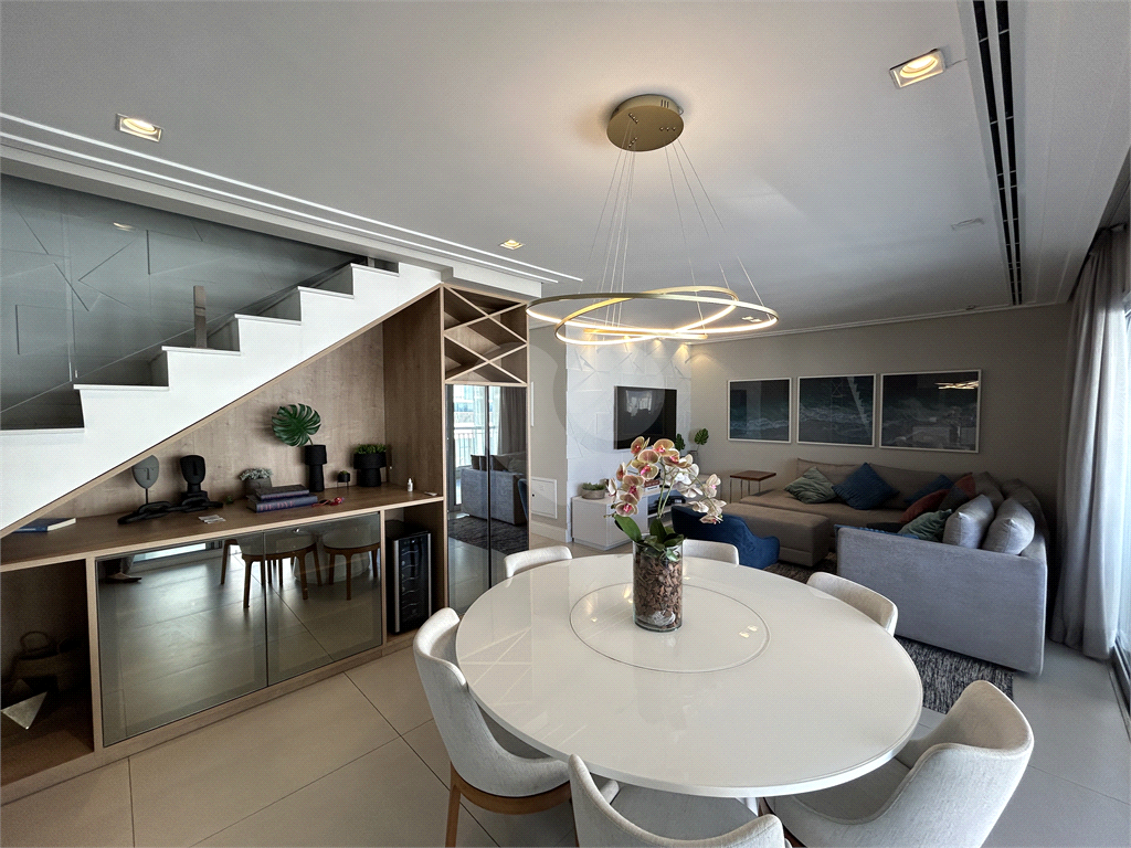 Cobertura/Duplex de 165m2 com 03 Suites com Ar Condicionado