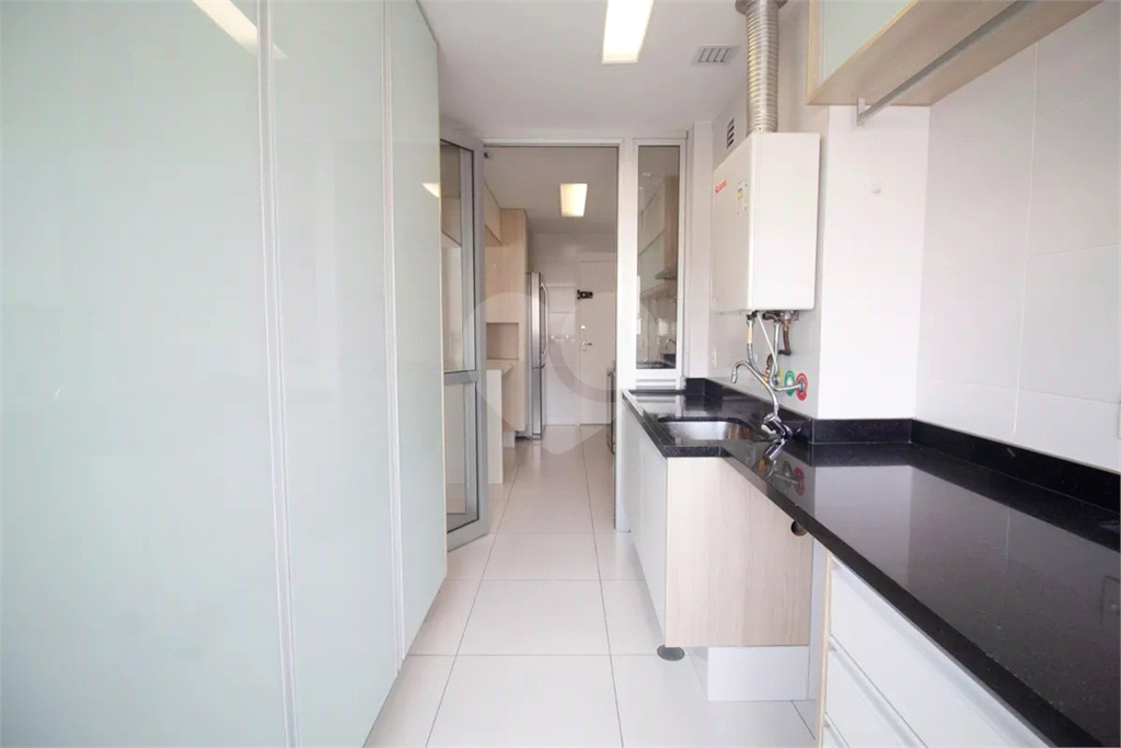 Apartamento Pinheiros 3 suítes e 2 vagas de garagem 