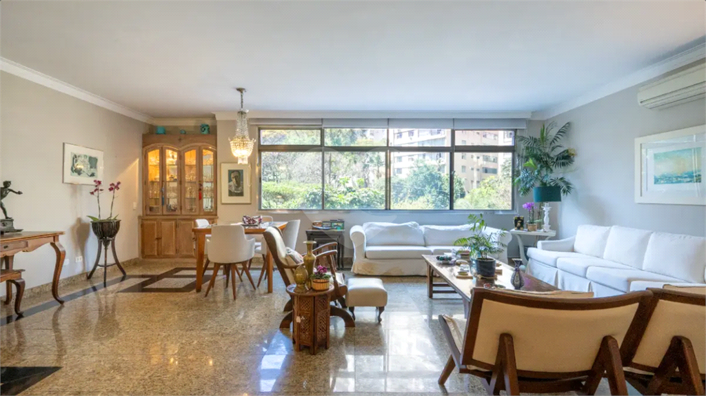 Moema com tudo a pé