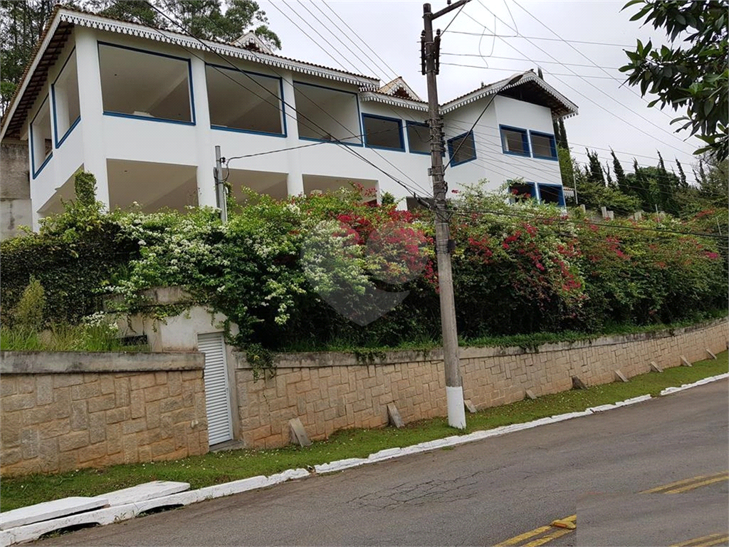 Casa na Serra da Cantareira no Condomínio Suíça da Cantareira aceita permuta faltando acabamento!!