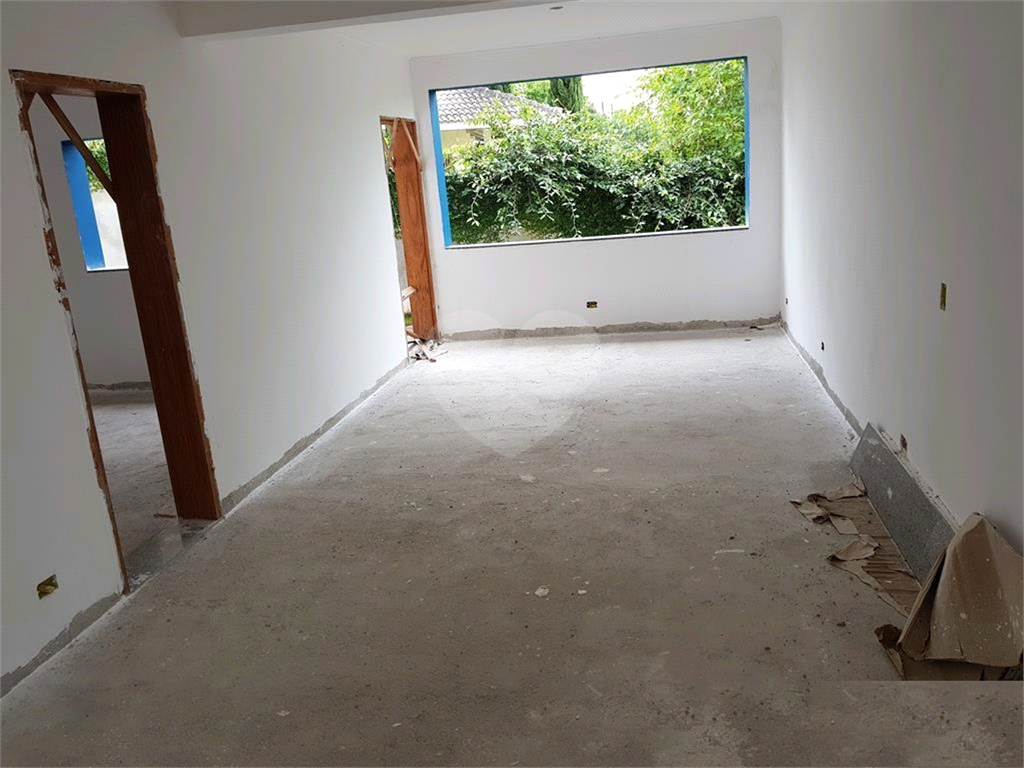 Casa na Serra da Cantareira no Condomínio Suíça da Cantareira aceita permuta faltando acabamento!!!!