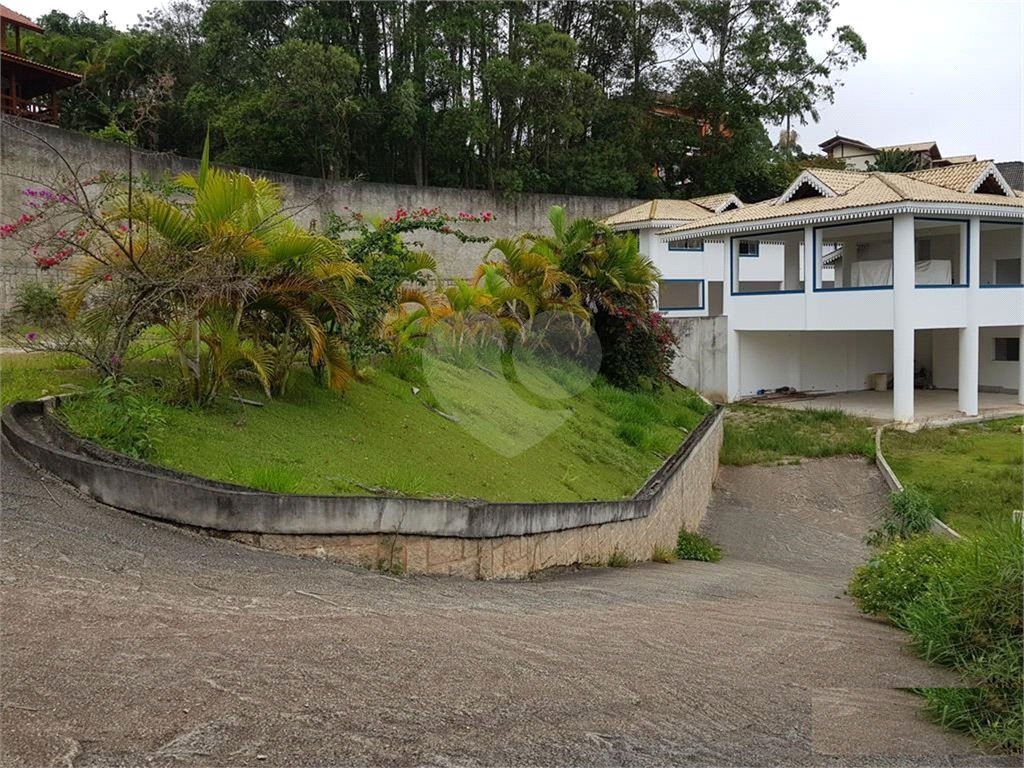 Casa na Serra da Cantareira no Condomínio Suíça da Cantareira aceita permuta faltando acabamento!!!!