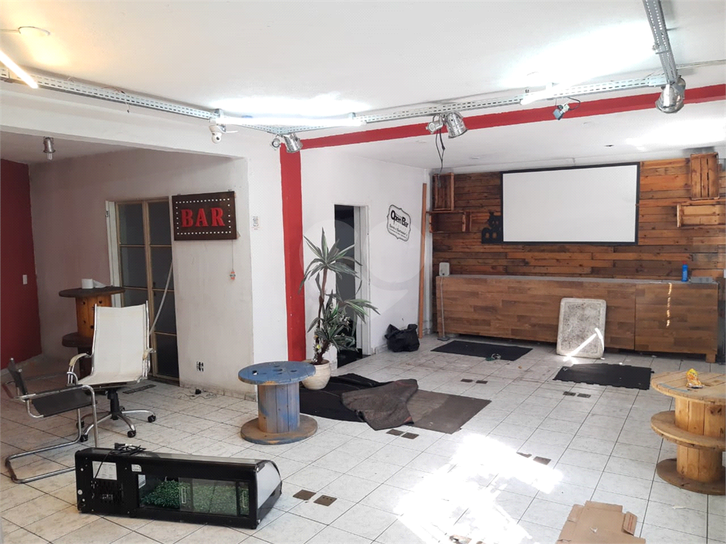 PRÉDIO INTEIRO em PIRITUBA