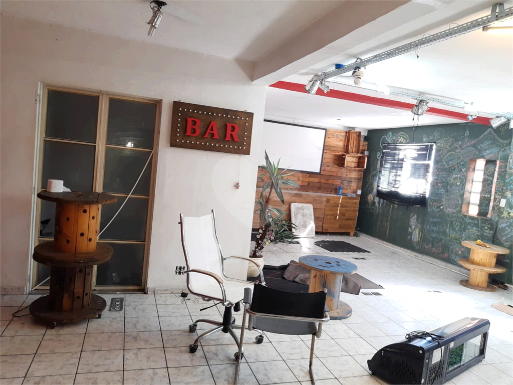 PRÉDIO INTEIRO em PIRITUBA