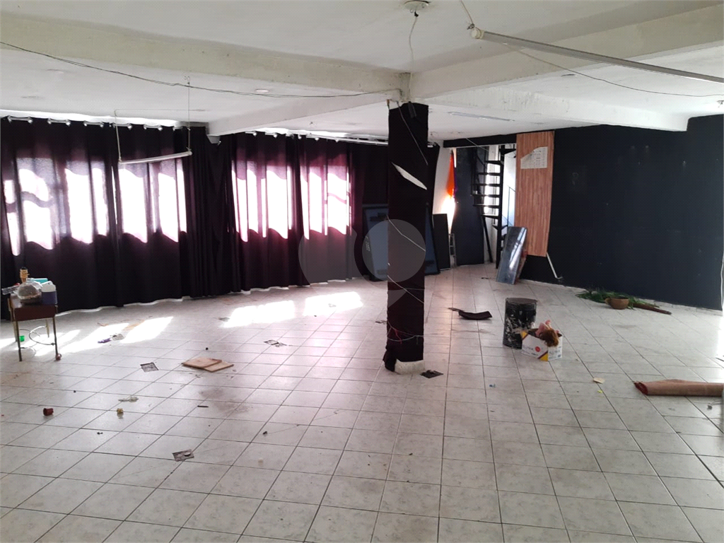 PRÉDIO INTEIRO em PIRITUBA