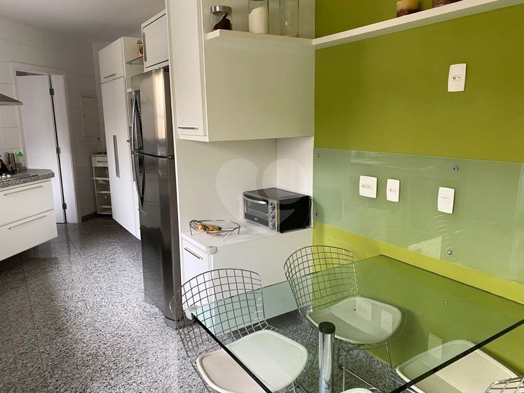 Apartamento em  PERDIZES com 173,31 m²