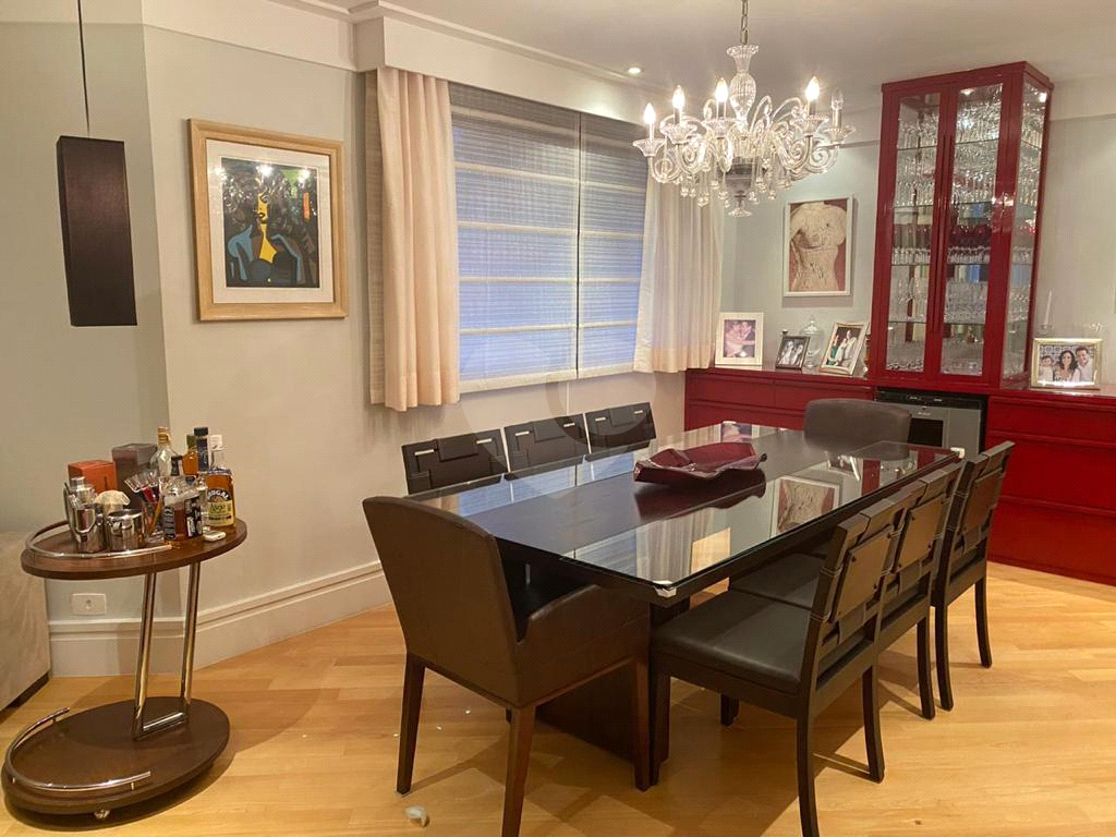 Apartamento em  PERDIZES com 173,31 m²