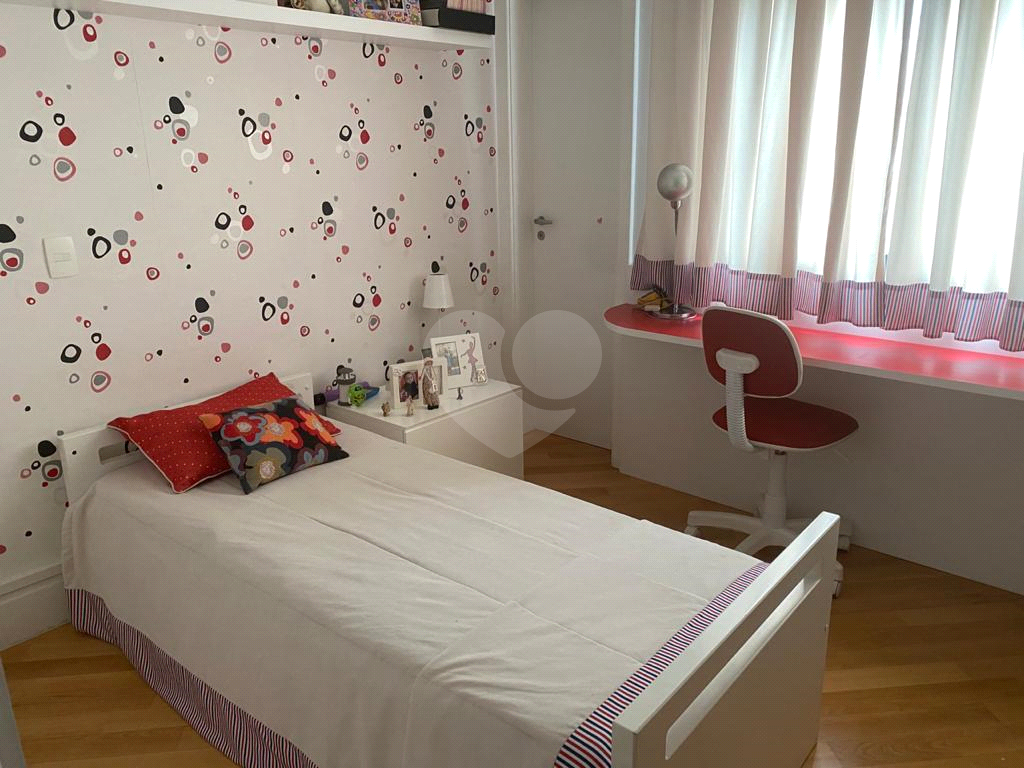 Apartamento em  PERDIZES com 173,31 m²