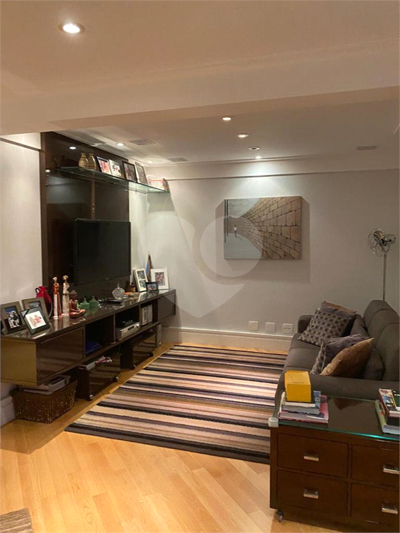 Apartamento em  PERDIZES com 173,31 m²