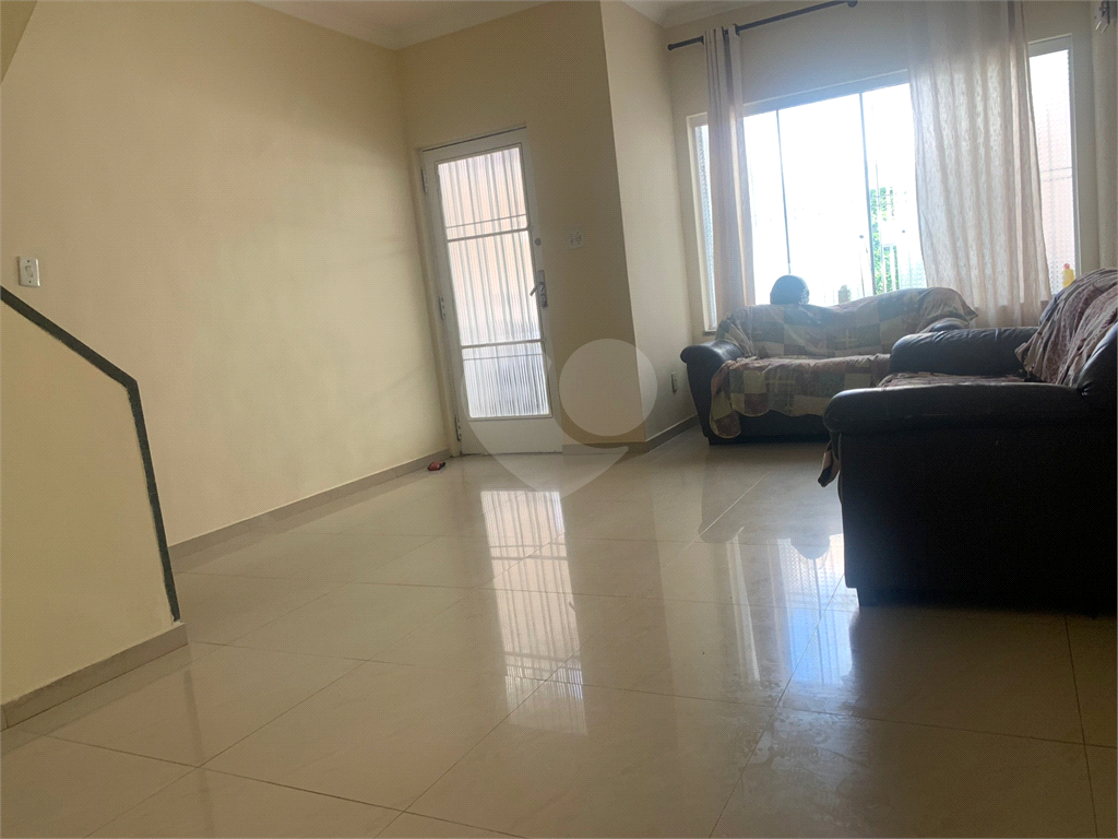 Casa à venda com 3 quartos, 121m² - Foto 2